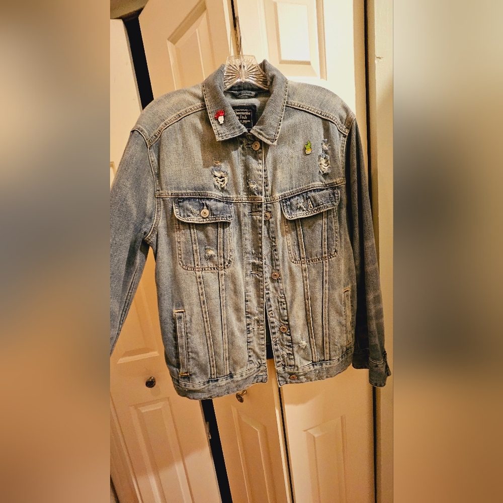 Abercrombie & Fitch Denim Jacket Size Medium Distressed